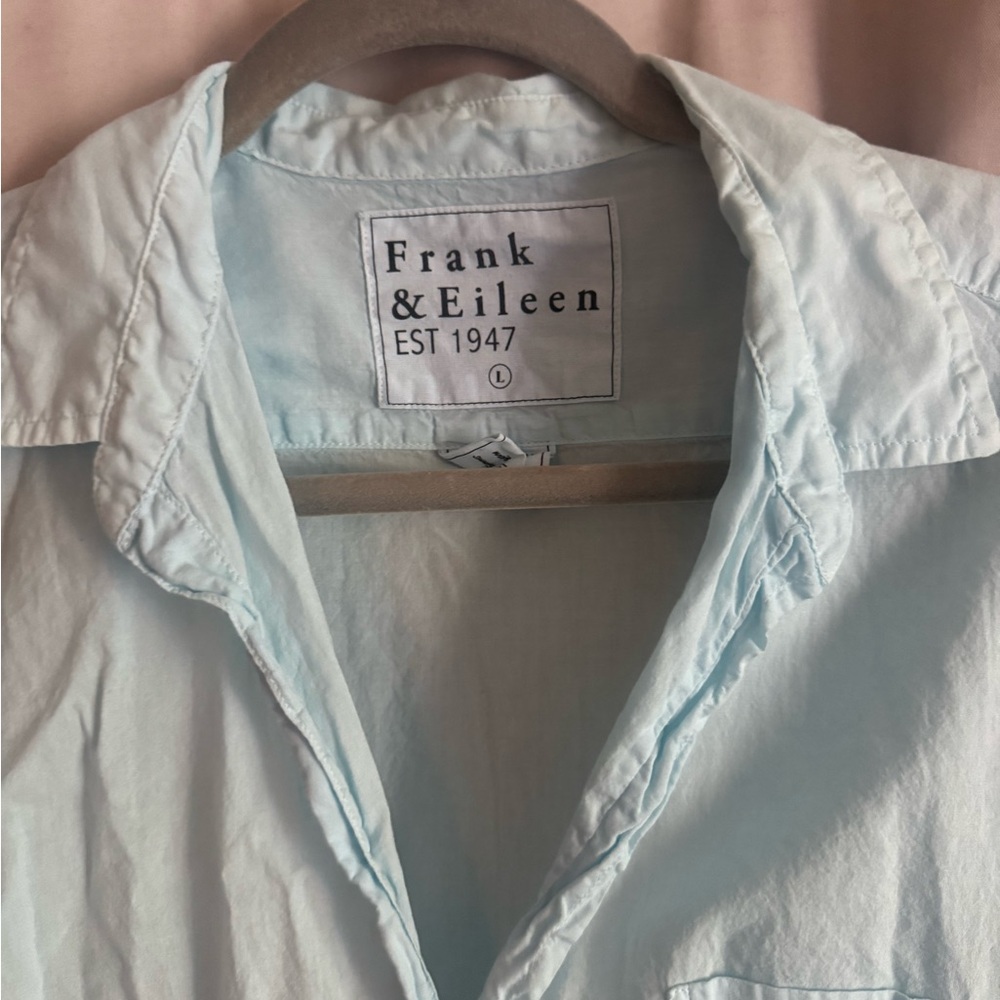 Frank & Eileen Sky Blue Button-Up